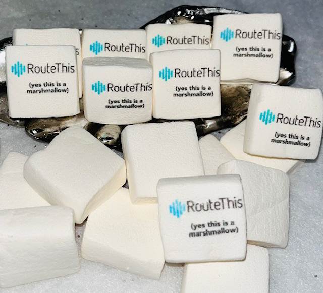 Marshmallow-cadeau-invite-personnalise-gourmandises.decors-fins.com