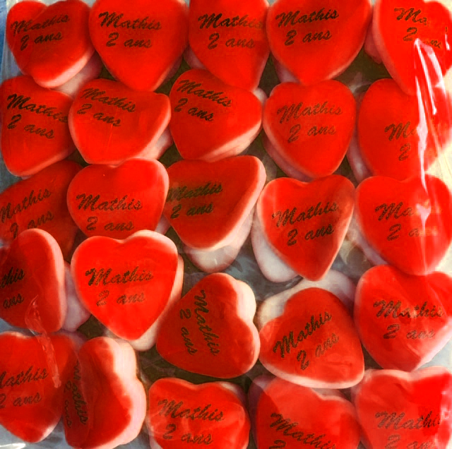 Bonbon-personnalisé-prénom-coeur-rouge-gourmandises.decors-fins.com