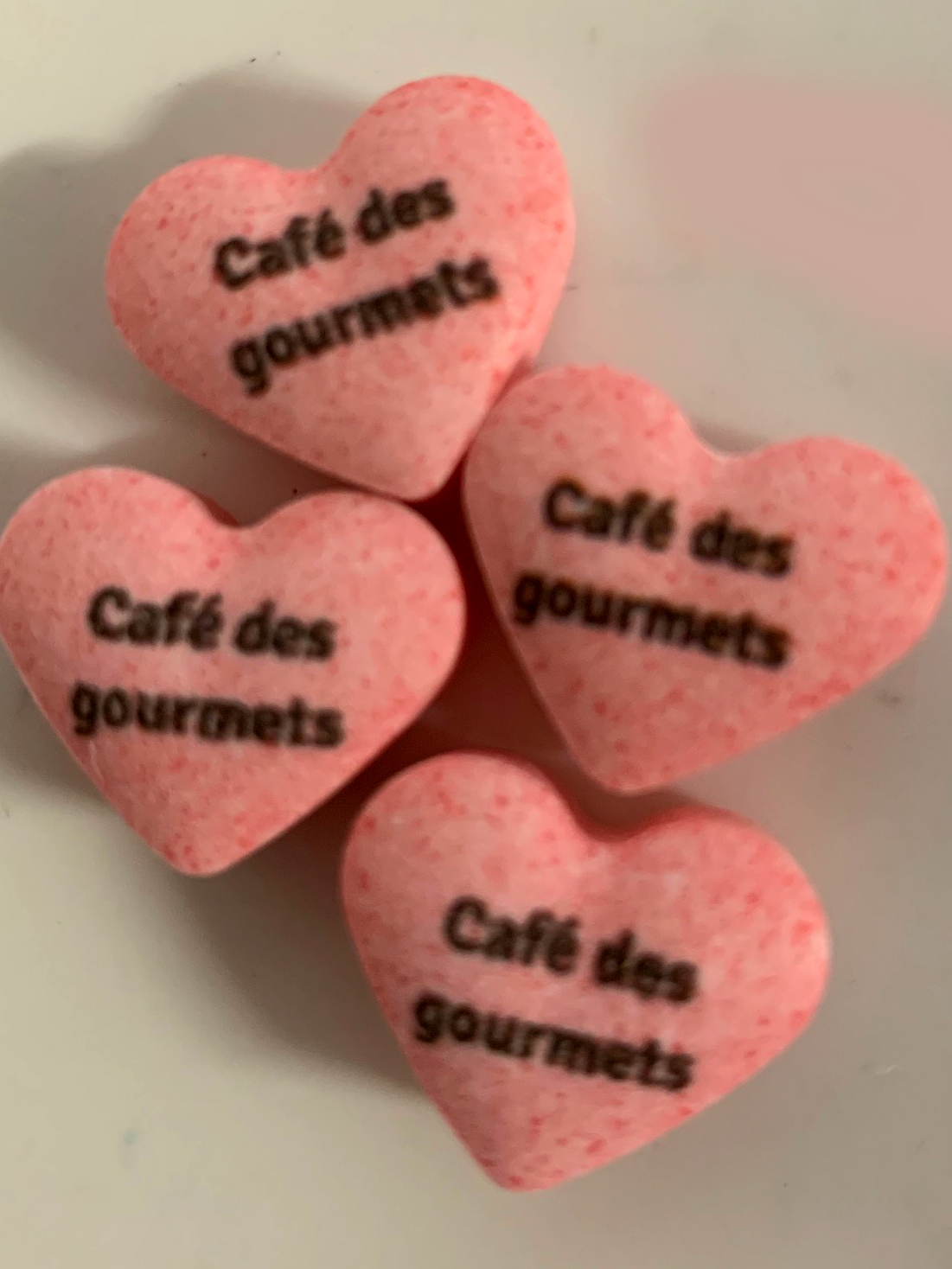 Bonbons cœurs roses personnalisés | gourmandises.decors-fins.com